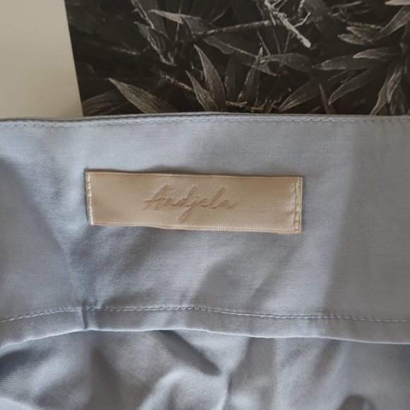 EUC Kate Top in Ice Blue - Picture 6 of 6